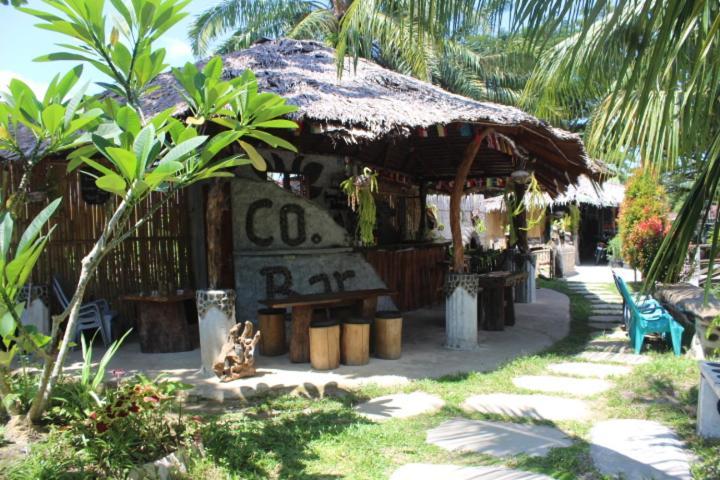 Eco Trekking Lodge, Bar & Jungle Tour'S Букит-Лаванг Экстерьер фото