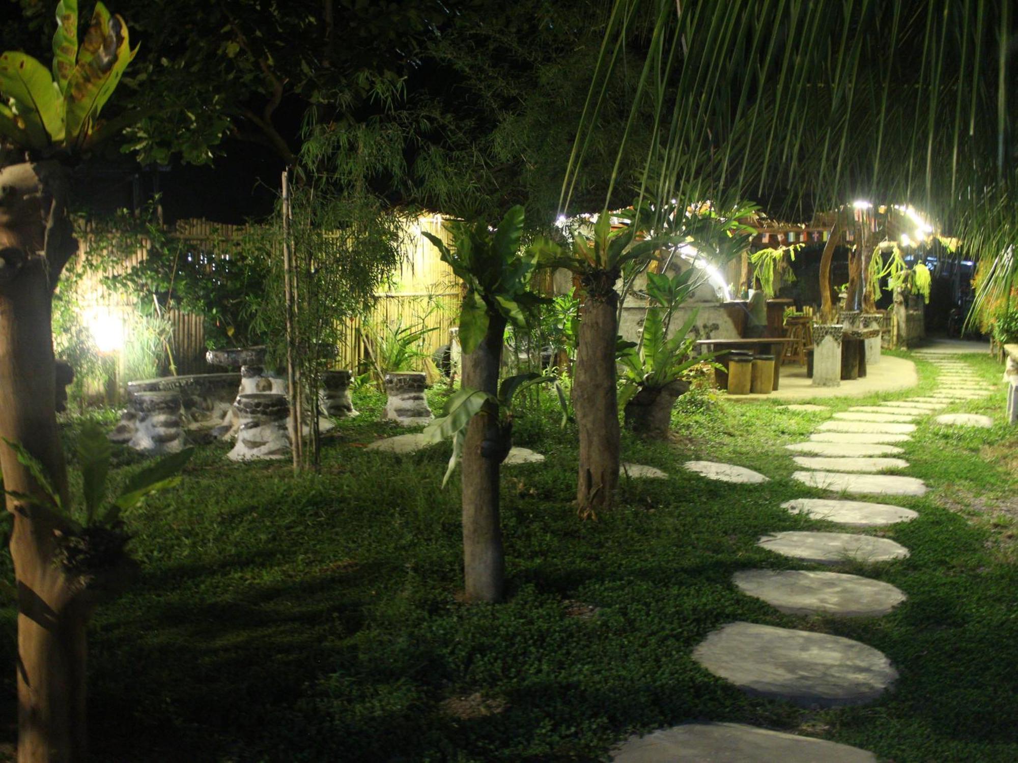Eco Trekking Lodge, Bar & Jungle Tour'S Букит-Лаванг Экстерьер фото